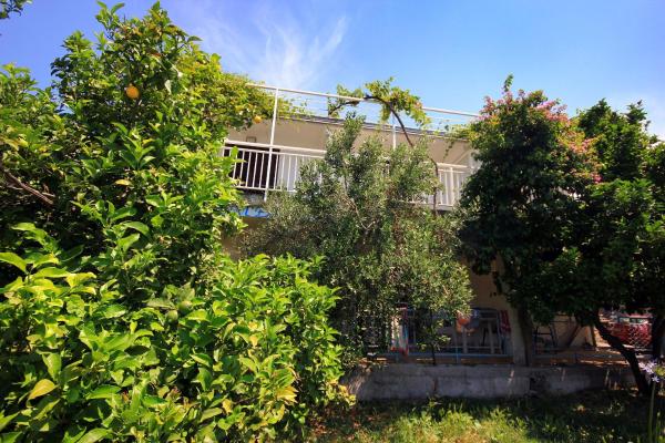 Seaside apartments with a swimming pool Viganj, Peljesac - 260, 予約 アパートメント Viganj Pelješac