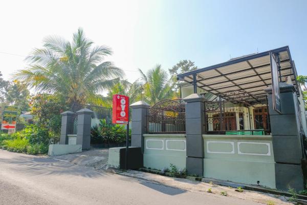 Griya Kinanthi Family by OYO Rooms, 予約 ホテル クディリ East Java