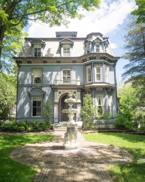 The Bevin House B&B, 予約 ベッド・アンド・ブレックファースト East Hampton Connecticut