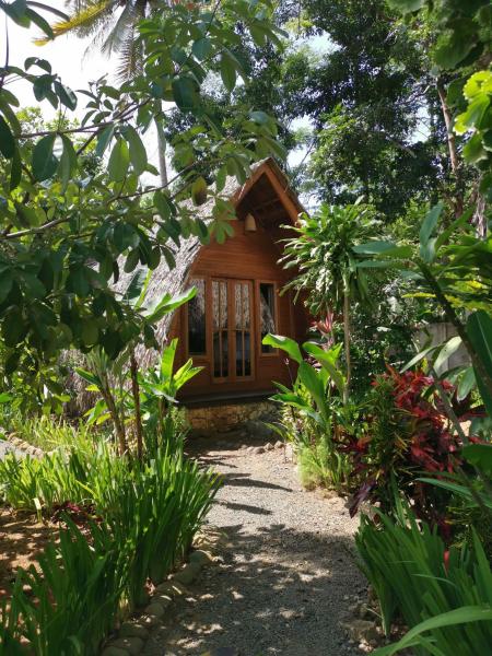 Coconut Tree Cottages, 予約 ホテル Batukaras West Java