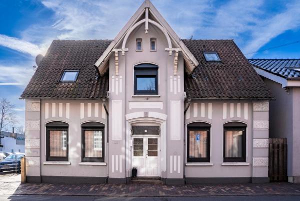 CityGlückNms - Direkt am Bahnhof und Einkaufszentrum, 予約 ゲストハウス ノイミュンスター シュレースヴィヒ・ホルシュタイン州