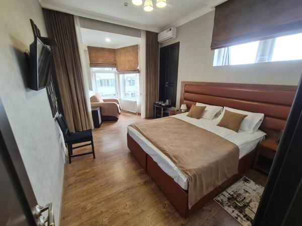 Na Zerkalnom Apartments