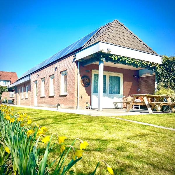 Rooi Bij de Knoptoren B&B, 予約 ベッド・アンド・ブレックファースト Sint-Oedenrode 北ブラバント州