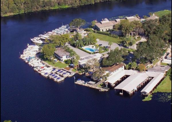Hontoon Landing Resort & Marina, 予約 ホテル デランド フロリダ州