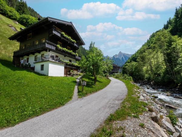 Chalet in Tirol by Zillertal Ski Slopes, 予約 シャレー マイヤーホーフェン Mayrhofen-Hippach