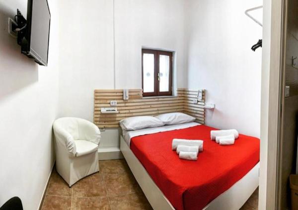 MIRIS home fast and comfortable with self check in 8 minutes walk near Naples airport, 予約 ゲストハウス ナポリ カンパニア州