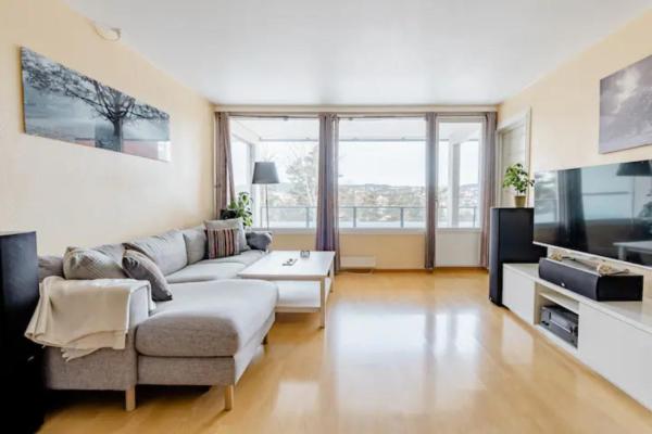 Calm and tidy room in apartment, 14min train ride to city center, 予約  Høybråten オスロ（行政区）