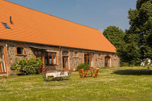 Ferienwohnungen Hof Luisenau, 予約  テンメン リンゲンヴァルデ Uckermark