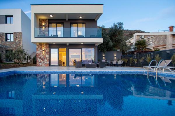 Villa Aurora Azure - Luxury Infinity Pool Resort, 予約  Katun-Rezevici ブドヴァ