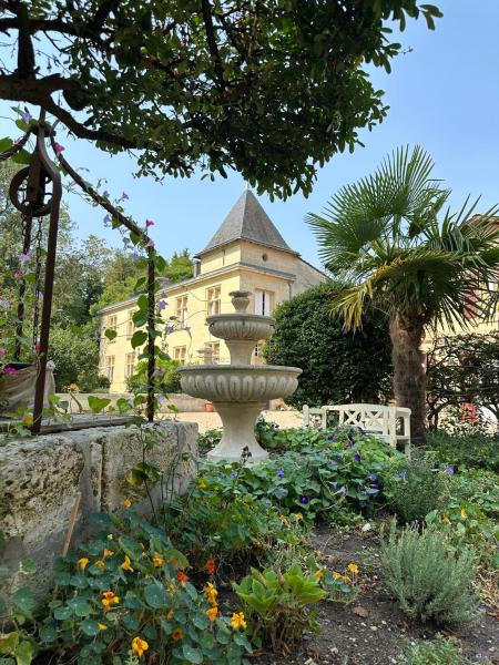 Chateau La Croix De Millorit, 予約  La Reuille リムーザン地域圏