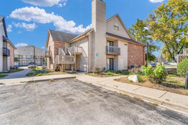 Hotel O Suites & Conference Centre Urbana-Champaign University, 予約  アーバナ シャンペーン