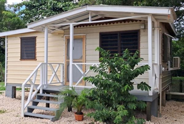 Delva\s Villa - Cozy Home near Airport, 予約  ベリーズ Belize Province