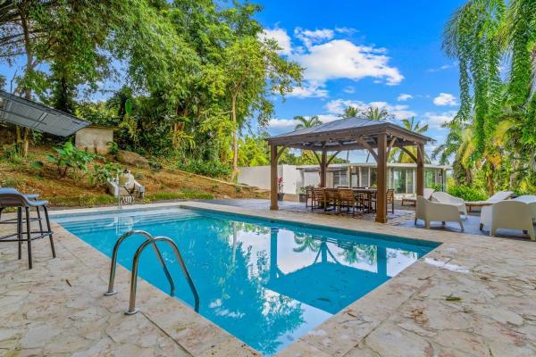 Unique Rainforest Villa, Pool Modern Comforts, 予約  Rio Grande プエルトリコ