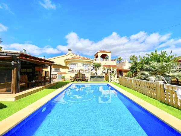 Villa Agave Ciudad Quesada by Villas&You, 予約  Rojales コスタ・ブランカ