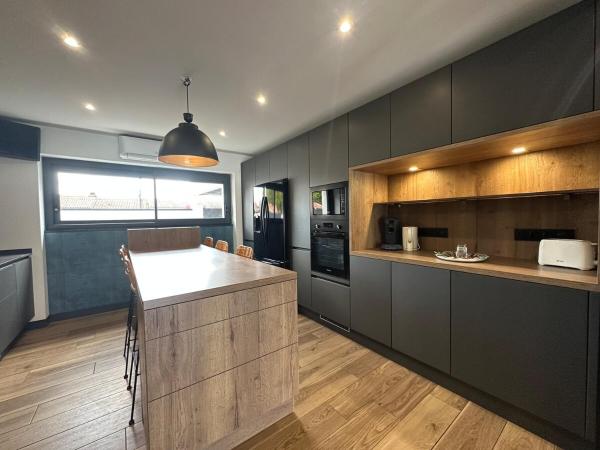 La Villa Estienne - Spacieuse - Conviviale - 6 Chambres - Parking privé, 予約  モン＝ド＝マルサン Landes