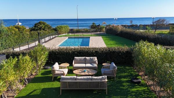 Villa Saphir - Sea view, beach access and pool, 予約  サント＝マキシム Mimosa Road
