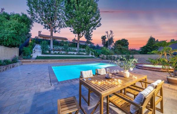 Luxe Sundance Villa 3BR with Pool and Spa Near Disney, 予約  ポモナ Los Angeles Metropolitan Area