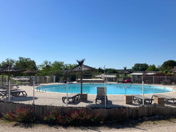 Camping familial 3 Etoiles avec piscine Carrefour de lArdèche, 予約  Saint-Remeze Ardèche