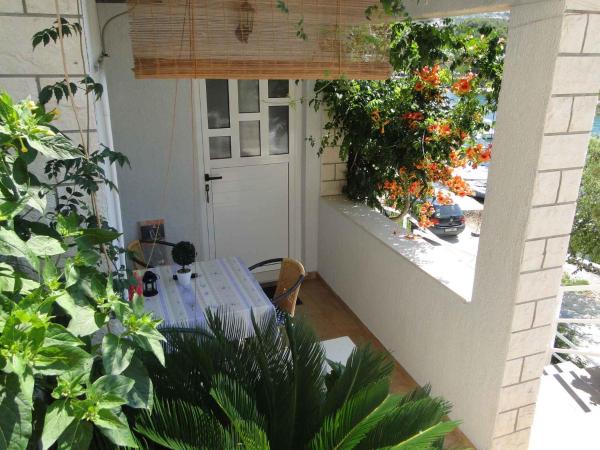 Apartments in Primosten 35148, 予約  Primosten シベニク