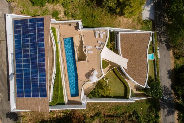 Villa Neptune Phuket - Luxury 6BR with Private Pool, Chalong, 予約  Ban Klang プーケット島