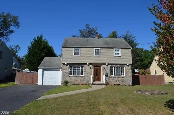 Single Family Homes Dunelle, 予約  Dunellen ニュージャージー州