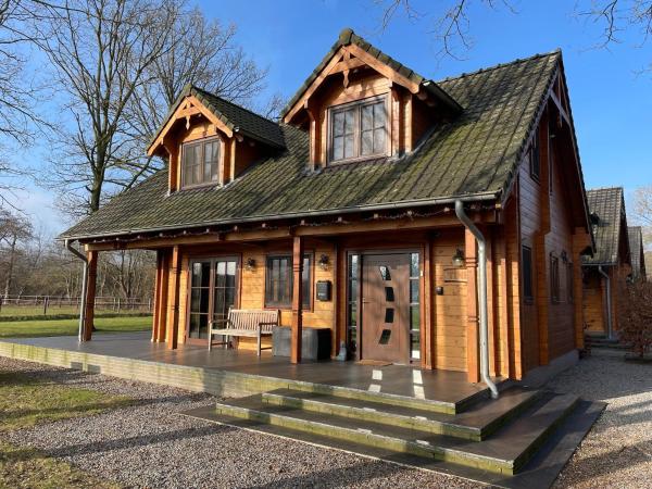 Villa with Sauna & Tub, 予約  Den Ham Twente