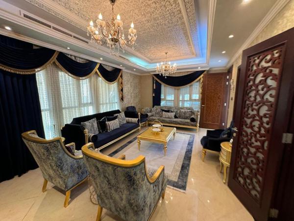 Luxury Royal Villa with 7 Master Suites, 予約  Ajman アラブ首長国連邦