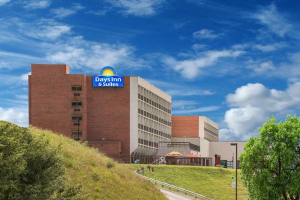 Days Inn & Suites by Wyndham Sutton Flatwoods, 予約 ホテル Sutton ウェストバージニア州